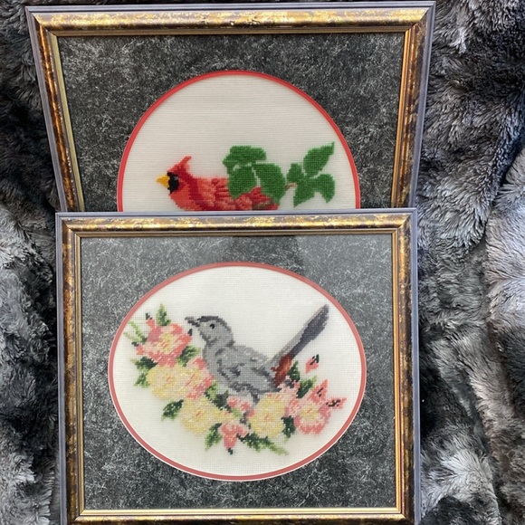 2 Vintage bird needlepoint framed art - Picture 13 of 16